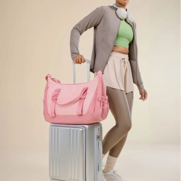 Fit Gym Bag in Tea Rose - Picture 6 of 9